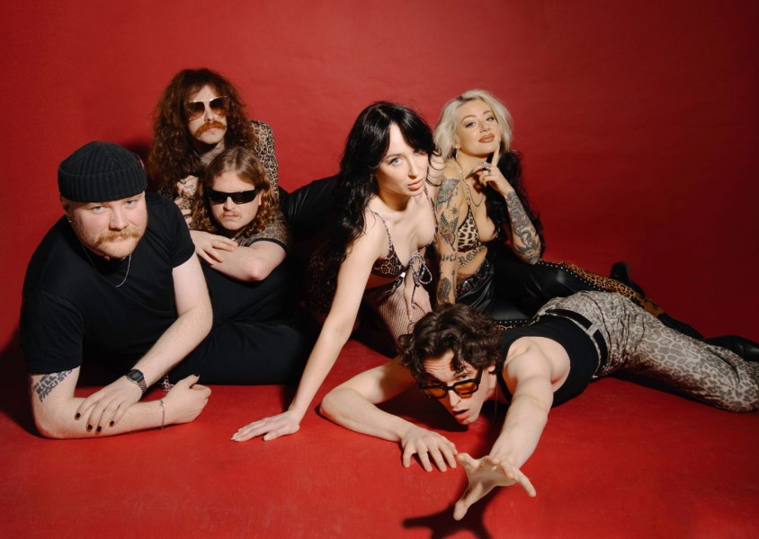 Band members of Jools x