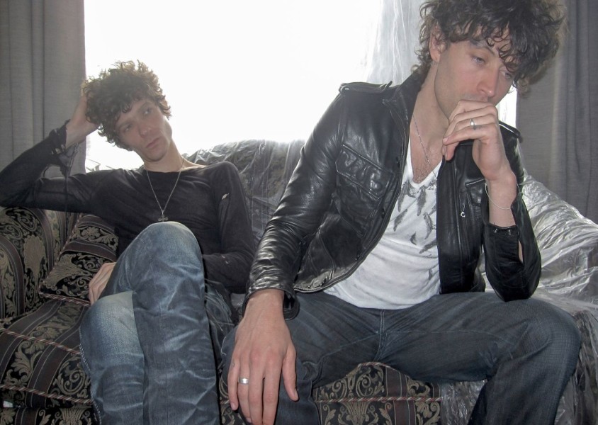 Duo highschool sat on a safax